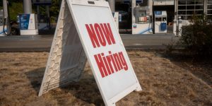 Queda nas vagas de emprego nos EUA indica desafios econômicos