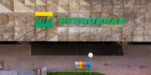 Petrobras reduz preço da gasolina em 5,2% a partir desta terça-feira