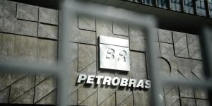Greve na Petrobras: Justiça determina retorno de 80% dos funcionários