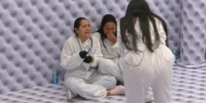 Luz pisca no Quarto Branco e candidatos sentem que jogo do BBB 26 começou