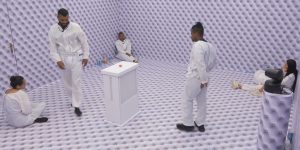 Quarto branco: Leandro propõe dinâmica com garrafa