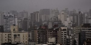 Foto: 1 de 4 Chuva em Porto Alegre em 10 de maio de 2024. — Foto: Nelson Almeida