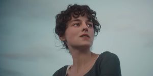 Teaser de 'Pride and Prejudice' apresenta Emma Corrin e Jack Lowden