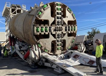 Tesla Model Y lidera vendas na Califórnia apesar das controvérsias de Elon Musk