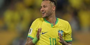 Neymar inicia recuperação após cirurgia no joelho em preparativos para a Copa do Mundo