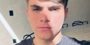 Tio de adolescente morto acusa amigo de piloto de emboscada