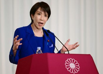 m de Sanae Takaichi, primeira-ministra do Japão