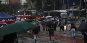 Lilás), na Avenida Santo Amaro, na zona sul de São Paulo