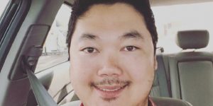 Anibal Okamoto Júnior se afogou após entrar no mar para salvar suas filhas