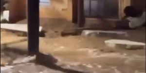 Enchente em Ubá arrasta caixões e urnas após chuvas fortes