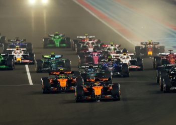 The Qatar GP race start into turn one