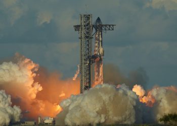 Elon Musk une SpaceX e xAI em fusão inovadora