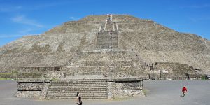 sun_pyramid_05_2015_teotihuacan_3304