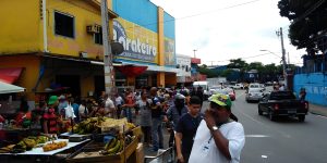 Homem é preso por se masturbar em supermercado