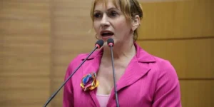 Três pessoas indiciadas por transfobia contra a deputada Linda Brasil