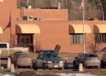 Chacina em escola no Canadá resulta em nove mortes