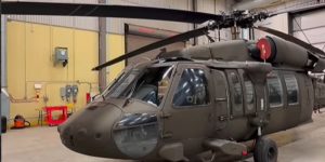 Helicóptero Black Hawk chega ao RJ para combate ao crime
