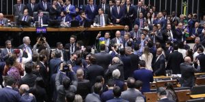 votacao-camara-dos-deputados-pec-blindagem