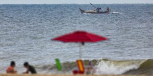 Foto: Último fim de semana do Verão vai dar praia do Paraná. (Jonathan Campos/AE