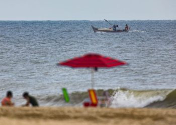 Foto: Último fim de semana do Verão vai dar praia do Paraná. (Jonathan Campos/AE