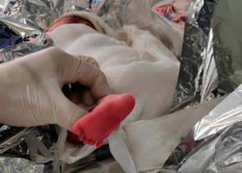 Helicóptero Arcanjo 01 transporta bebê prematura no Paraná