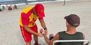 Cuidados essenciais para idosos nas praias do Paraná no verão