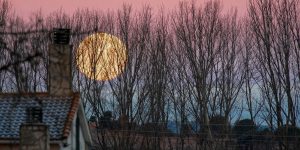 Como usar a lua em 4 de fevereiro para planejar a observação do eclipse lunar total de março